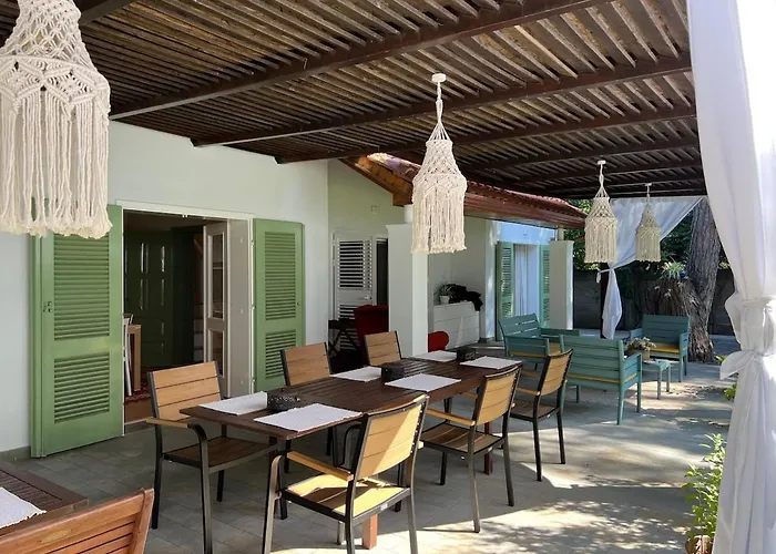 Pinea Mare Golem (Tirana)