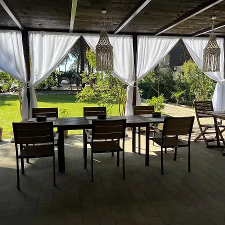 Villa Pinea Mare Golem (Tirana)