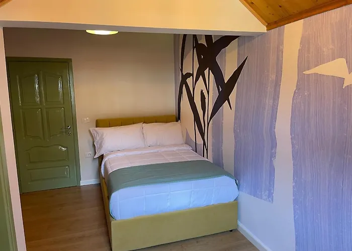 Pinea Mare Golem (Tirana)