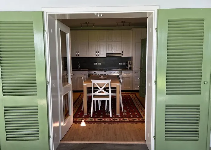 Βίλα Pinea Mare Golem (Tirana)