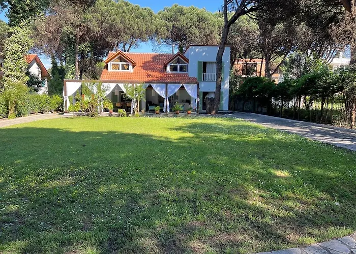 Pinea Mare Βίλα Golem (Tirana)